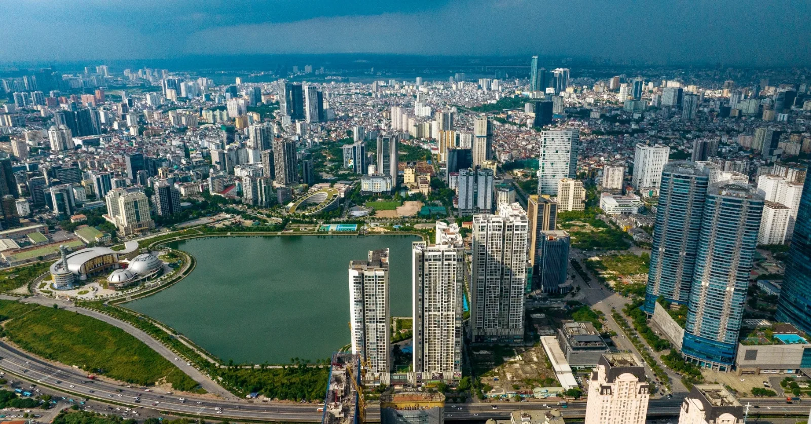 Vì sao giá bất động sản khó giảm và bài toán nhà ở xã hội?